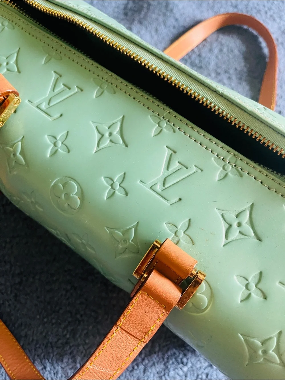 Vintage Y2K Mint Patent Leather Barrel Satchel Bag